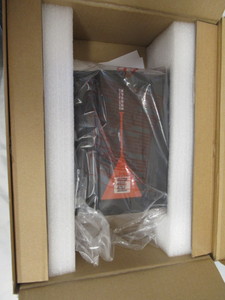 lot 14 image: 600 watt car amp in box