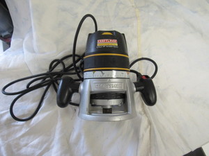 lot 33 image: Craftsman 2hp router