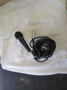 lot 34 image: Behringer microphone