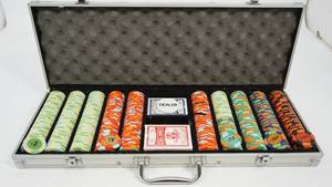 lot 7 image: Poker Chips In Metal Case  & A Deck Of Cards
