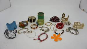 lot 50 image: A Lot Full Of Colorful Costume Bracelets