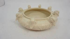 lot 63 image: Weller Pottery Patricia Duck Head Planter Bowl