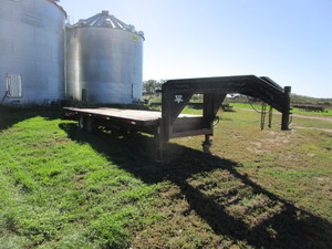 lot 5 image: 1997 26 PJ Trailer wHay Sides (see pics for hay sides)