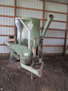 lot 20 image: Lorenz 100 Bushel Grinder Mixer