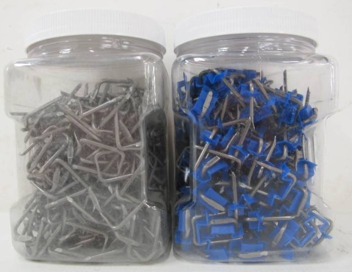 lot 719 image: 700 Pack Gardner Bender 12 Steel Staples - Polyethelene Metal Design