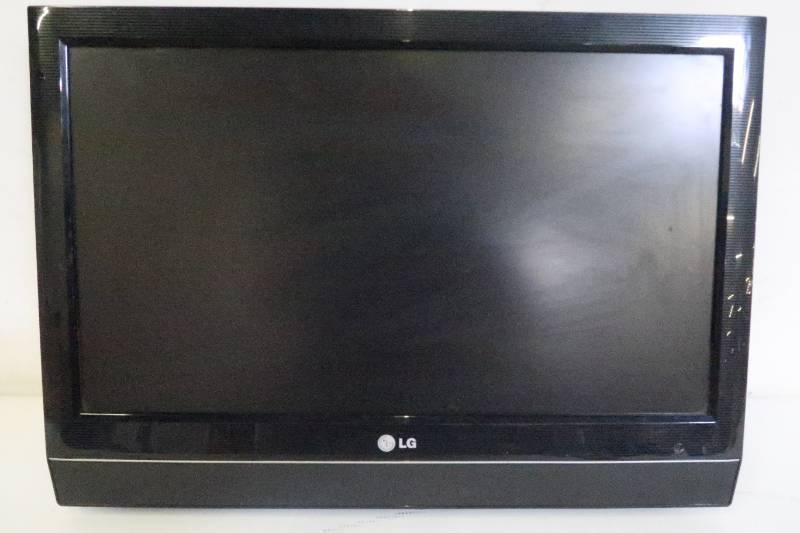 lot 727 image: LG - 20 720p Widescreen Flat-Panel LCD HDTV 20LS7D Works - No remoteCord