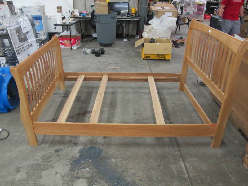 lot 604 image: Mission Style Twin Bed Frame - Natural Brown