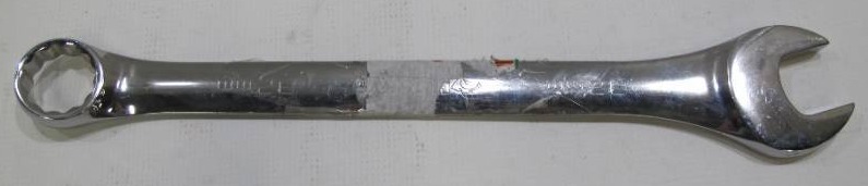 lot 693 image: Husky 32mm Double Ended Wrench