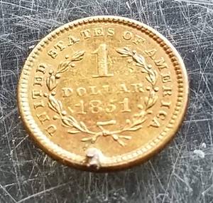 lot 05 image: 1851 US $1 GOLD PIECE EX-JEWELRY REVERSE