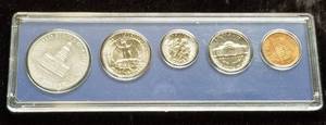 lot 28 image: 1967 SPECIAL MINT SET WITH 40% SILVER 1976 HALF DOLLAR