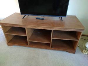 lot 4 image: TV Stand
