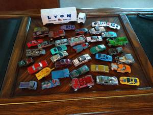 lot 41 image: Lot of Mostly Vintage Toy Cars