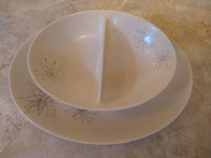 lot 43 image: US Caribe Casual by Carlos Montez Platter Set