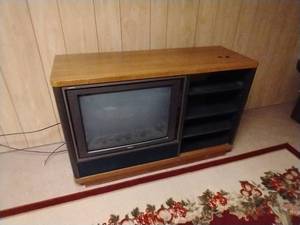 lot 57 image: TV & Stand