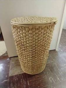lot 63 image: Wicker Laundry Basket