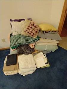 lot 91 image: Huge Bedding Lot