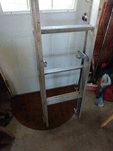 lot 122 image: Extension Ladder
