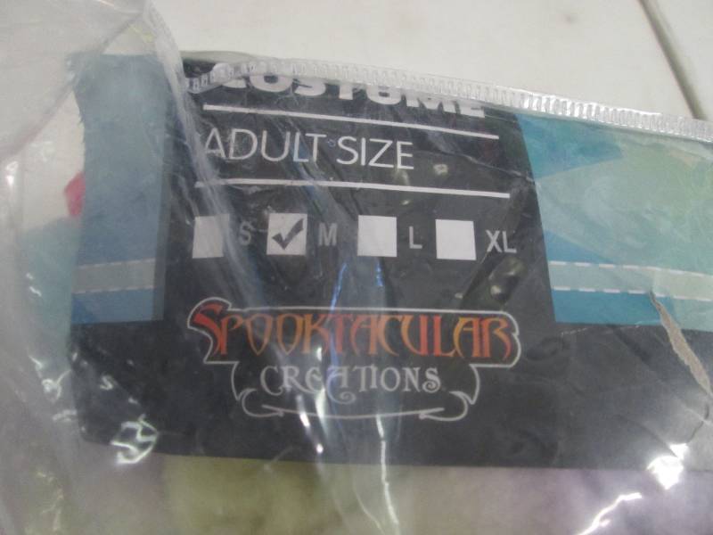 lot 194 image: Spooktacular Creations Adult Medium...