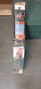 lot 67 image: Black and Decker 16 dual action El...