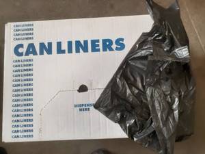 lot 104 image: Case of (500) 2432 trash bags f...