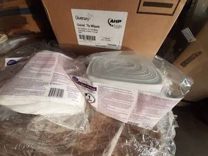 lot 441 image: Diversey Oxivir Tb Disinfecting Wipes