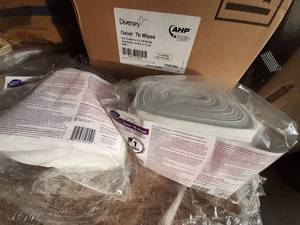 lot 443 image: Diversey Oxivir Tb Disinfecting Wipes