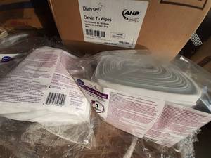lot 444 image: Diversey Oxivir Tb Disinfecting Wipes