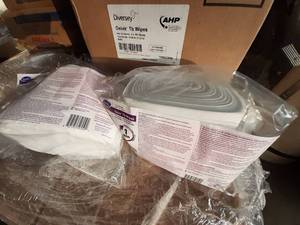 lot 449 image: Diversey Oxivir Tb Disinfecting Wipes