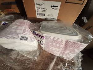 lot 451 image: Diversey Oxivir Tb Disinfecting Wipes