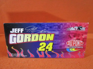 124th Jeff Gordon Action Die-Cast Car