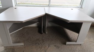 CORNER TABLES  DESKS