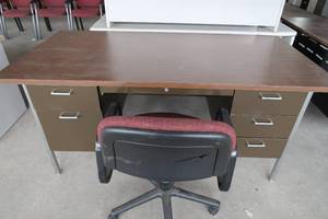 METAL OFFICE DESK  CHAIR
