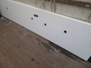 WHITE COUNTER TOP