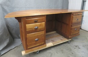 GORGEOUS EXECUTIVE HAND MADE DESK