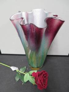 STUNNING ART GLASS VASE