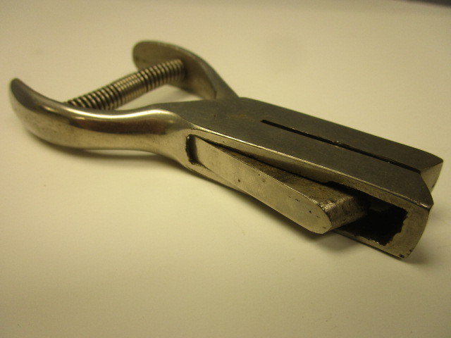 lot 216 image: VINTAGE RAILROAD CONDUCTOR TICKET PUNCH