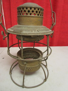 lot 207 image: VINTAGE ADAMS & WESTLAKE CO. RAILROAD LANTERN