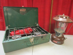 lot 225 image: VINTAGE COLEMAN MODEL# 275 LANTERN, 425F CAMP STOVE