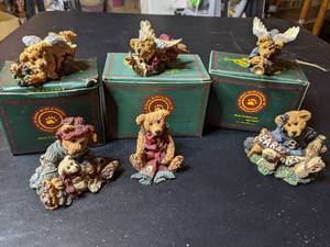 lot 85 image: 6 Vintage Collectible Boyds Bears Figurines