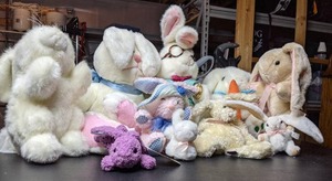 lot 114 image: 10 Vintage Plush Bunnies