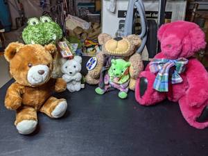 lot 115 image: 6 Vintage Teddy Bears and Friend