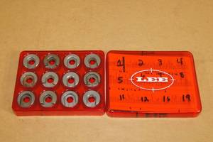 lot 148 image: Lee Shell Holder Case with Holders