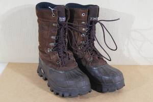 lot 39 image: Red Ball by LaCrosse Thermolite Boots - Size 9
