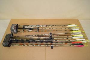 lot 19 image: 2 Archery Quivers with Aluminum Arrows