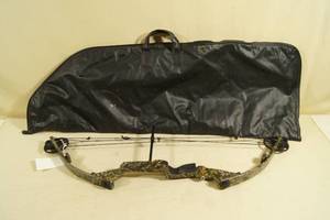 lot 14 image: Parker Buck Hunter Left Handed Compound Bow with Bag