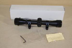 lot 6 image: 4 x 32mm Rifle Scope with Rings and Mounts