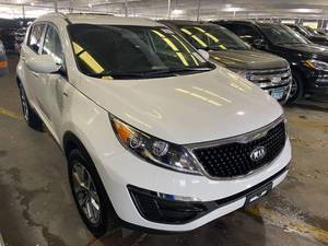 lot 8 image: 2016 Kia Sportage LX AWD