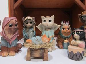 lot 39 image: Nativity Set wCats