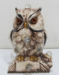 lot 43 image: Small Vintage Ceramic Owl Lamp