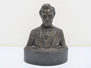 lot 47 image: Small Vintage Bust of Abraham Lincoln
